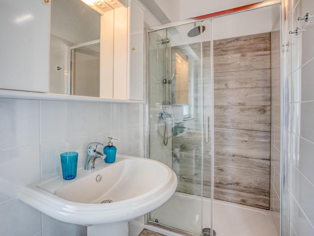 Apartment Daria-2 By Interhome Porec Ngoại thất bức ảnh